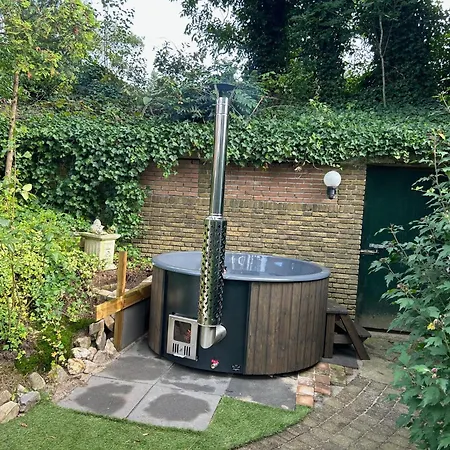 Bosboerderij de Goudsberg met hottub in tuin-3